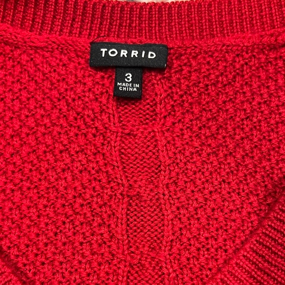 Red sweater - Picture 3 of 3